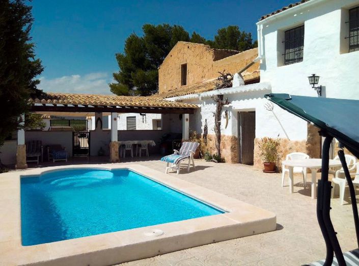 Image No.2-5 Bed Semi-Detached for sale
