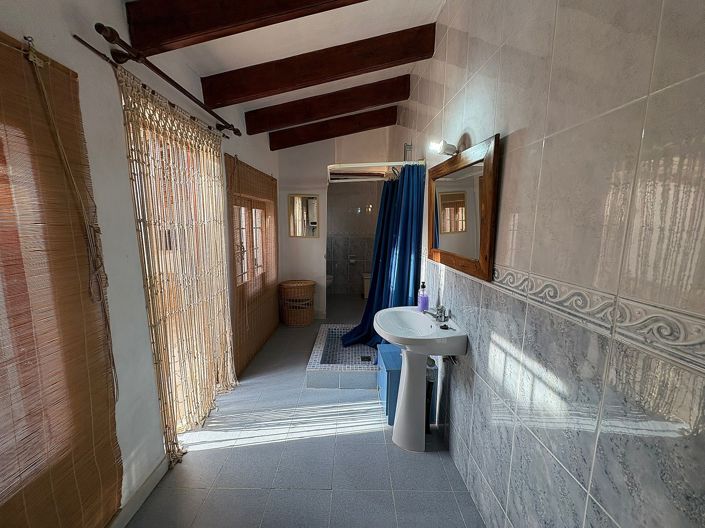 Image No.37-5 Bed Semi-Detached for sale