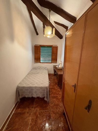 Image No.50-5 Bed Semi-Detached for sale