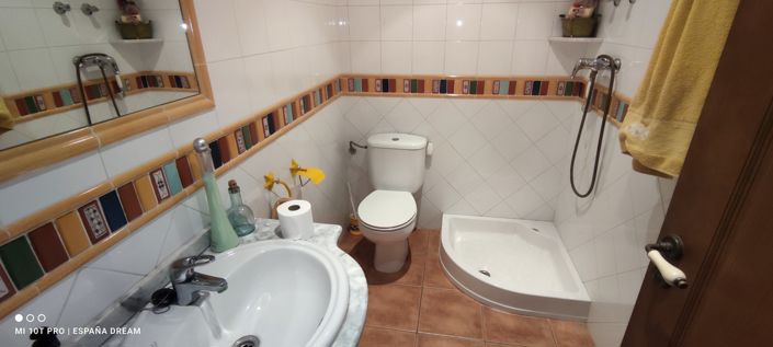 Image No.20-4 Bed Semi-Detached for sale