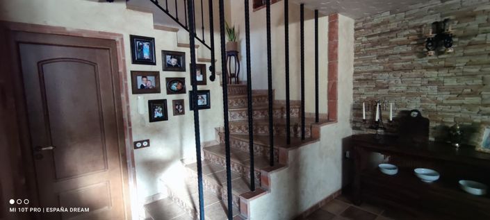 Image No.21-4 Bed Semi-Detached for sale