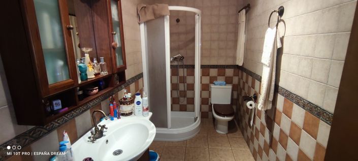 Image No.26-4 Bed Semi-Detached for sale