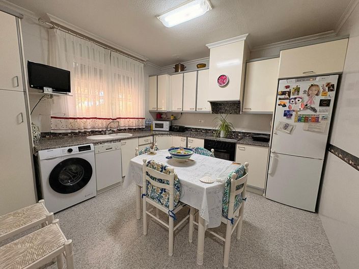 Image No.10-Villa de 4 chambres à vendre à Monóvar