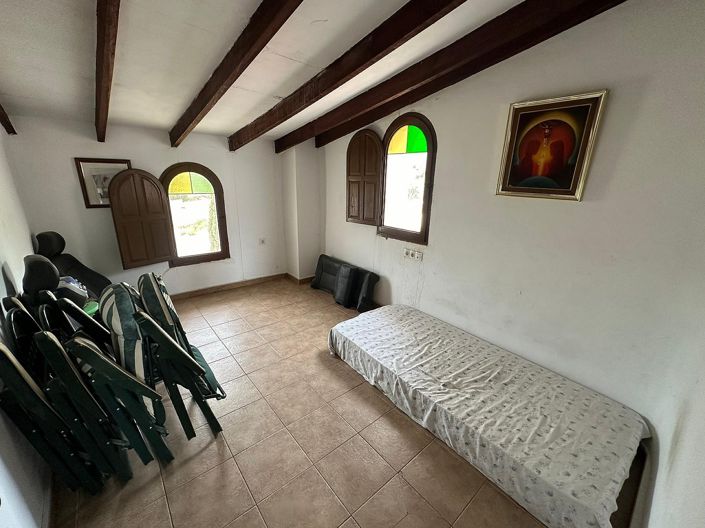 Image No.11-9 Bed Country House for sale