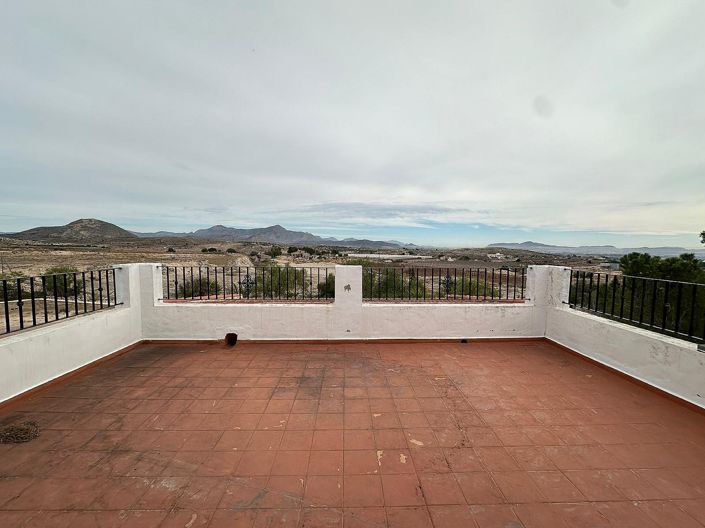 Image No.26-9 Bed Country House for sale