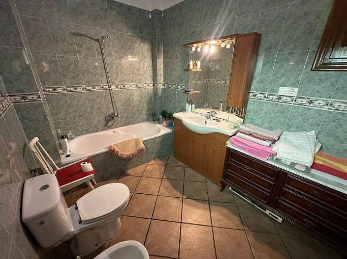 Image No.35-9 Bed Country House for sale