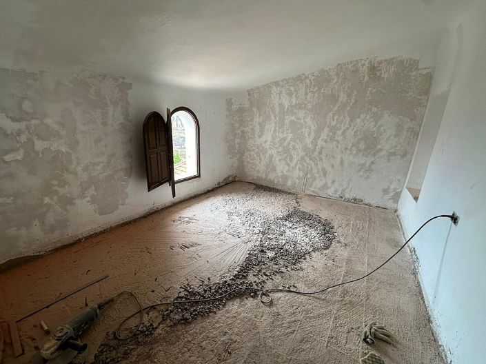 Image No.41-9 Bed Country House for sale