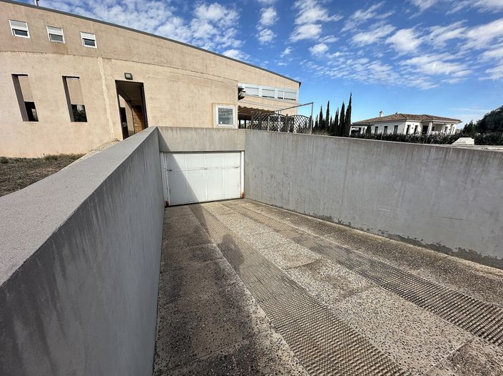 Image No.8-6 Bed Villa for sale