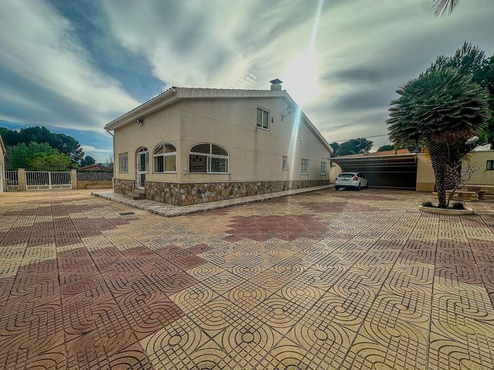 Image No.3-5 Bed Villa for sale