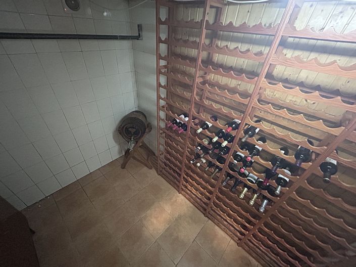 Image No.48-5 Bed Villa for sale