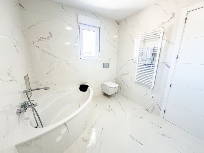 Image No.11-4 Bed Villa for sale