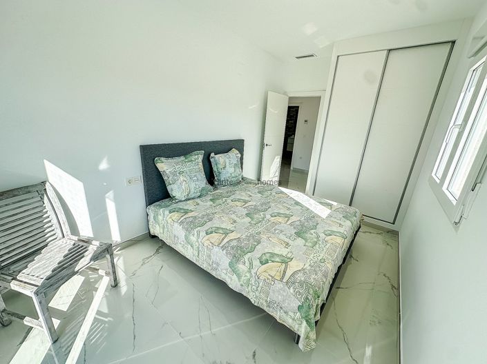 Image No.15-4 Bed Villa for sale