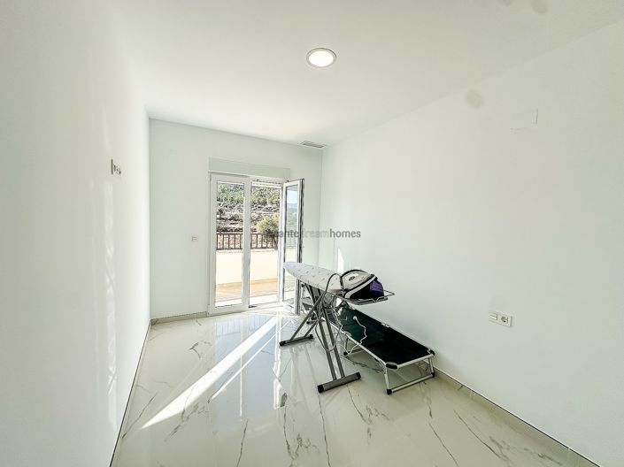 Image No.16-4 Bed Villa for sale