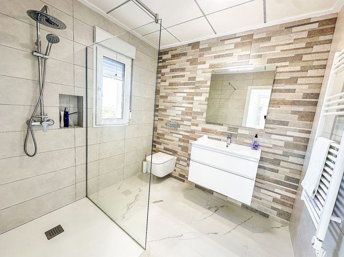 Image No.18-4 Bed Villa for sale