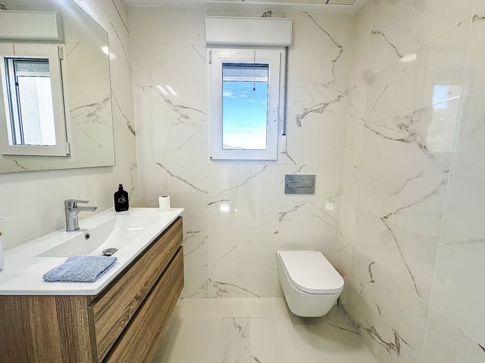 Image No.8-4 Bed Villa for sale