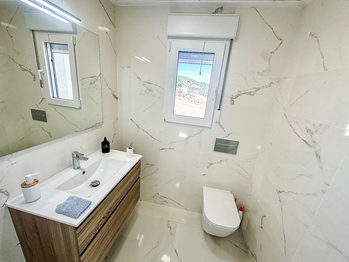 Image No.9-4 Bed Villa for sale