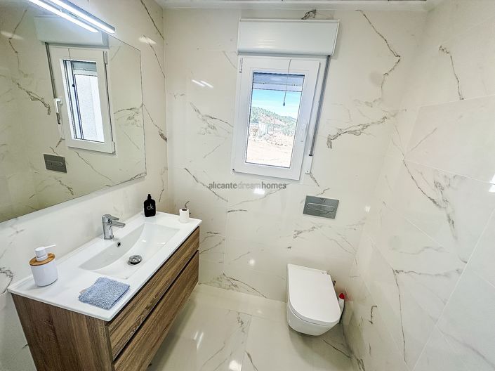 Image No.9-4 Bed Villa for sale