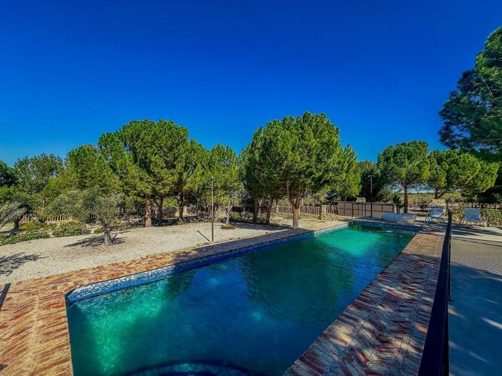 Image No.14-9 Bed Villa for sale