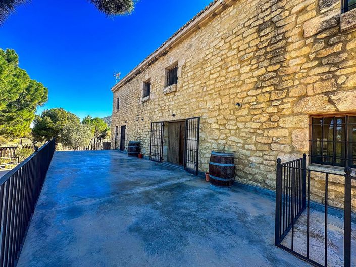 Image No.19-9 Bed Villa for sale