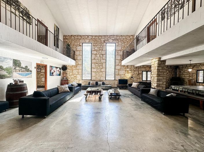 Image No.20-9 Bed Villa for sale