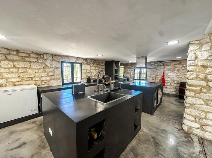 Image No.25-9 Bed Villa for sale