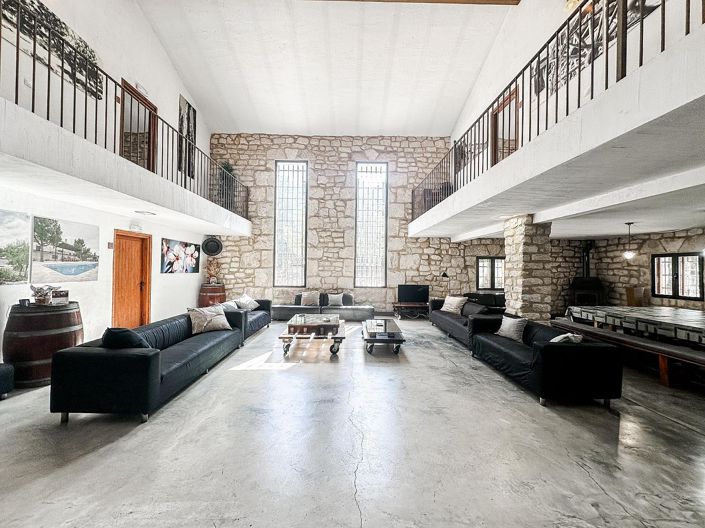 Image No.3-9 Bed Villa for sale