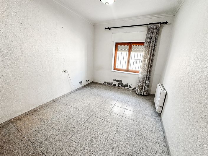 Image No.11-3 Bed Townhouse for sale