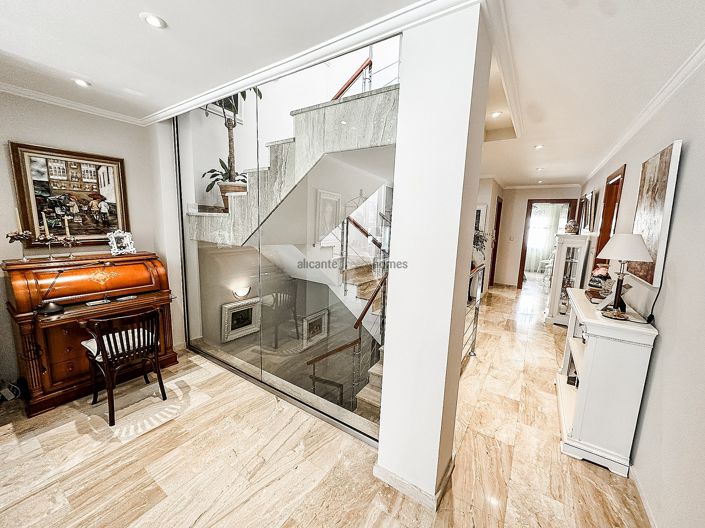 Image No.10-5 Bed Townhouse for sale