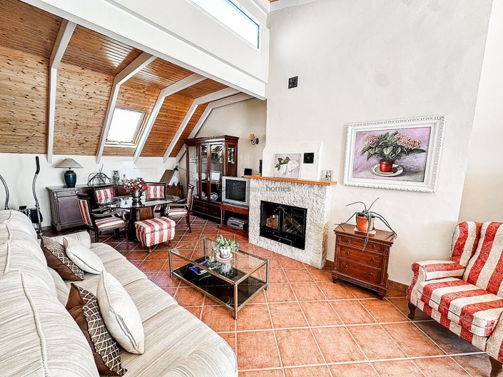 Image No.44-5 Bed Townhouse for sale