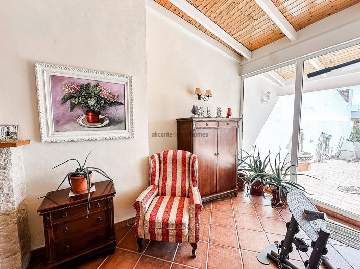 Image No.46-5 Bed Townhouse for sale