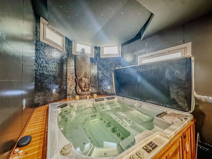 Image No.29-5 Bed Villa for sale