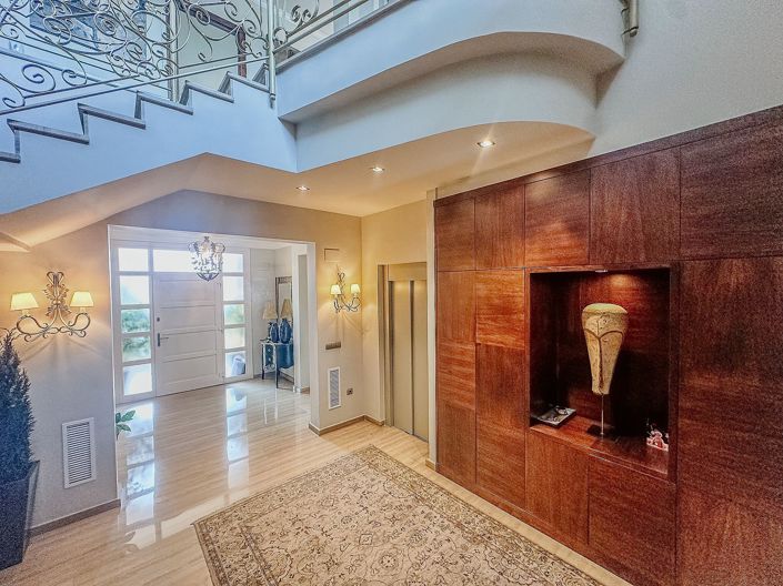 Image No.39-5 Bed Villa for sale