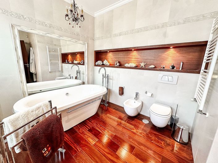 Image No.40-5 Bed Villa for sale