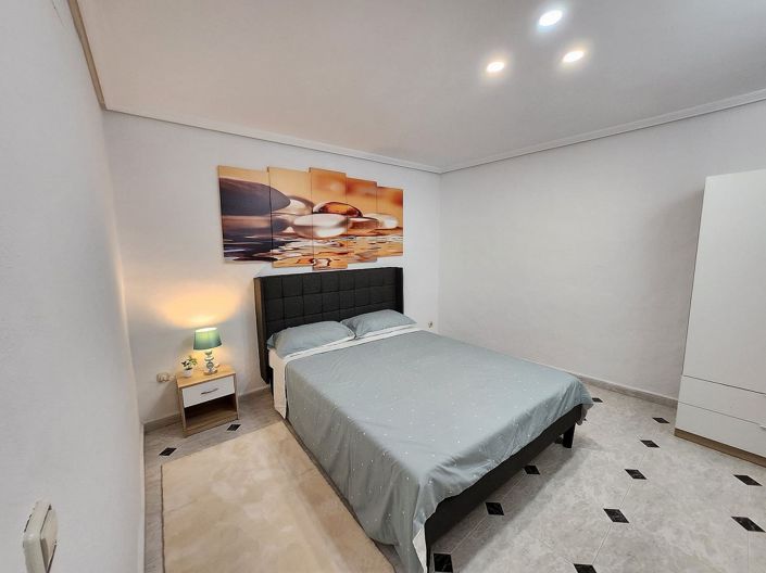 Image No.22-5 Bed Townhouse for sale