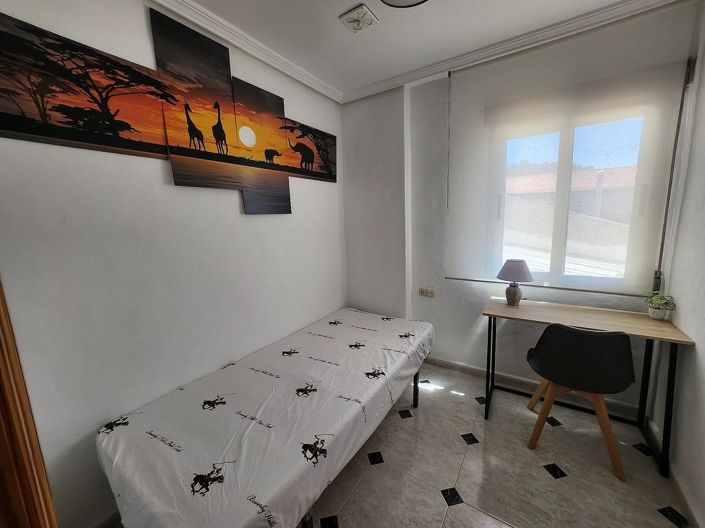 Image No.26-5 Bed Townhouse for sale