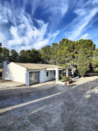 Image No.2-Maison de campagne de 3 chambres à vendre à Yecla