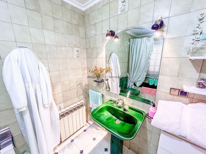 Image No.46-6 Bed Villa for sale