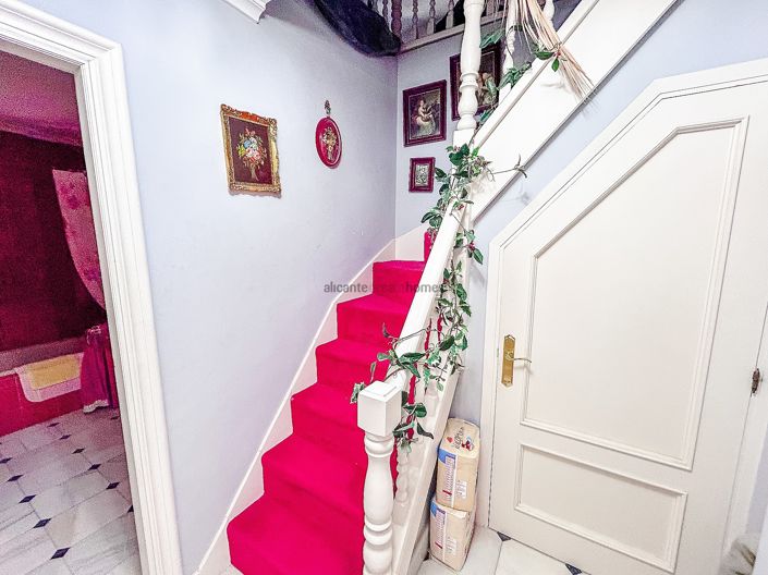 Image No.47-6 Bed Villa for sale