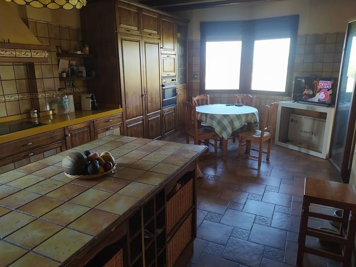 Image No.10-2 Bed Villa for sale