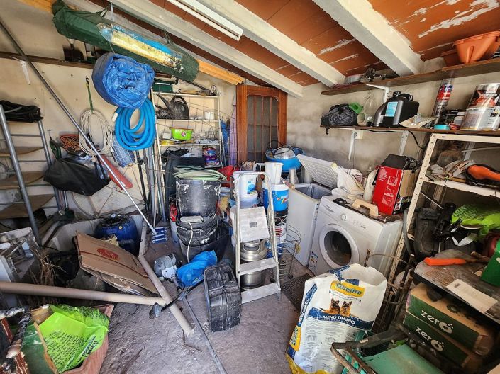 Image No.12-6 Bed House for sale