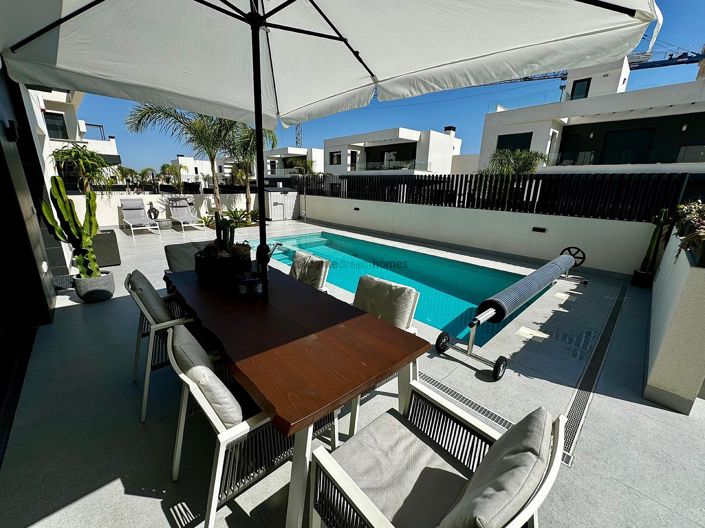 Image No.15-3 Bed Villa for sale