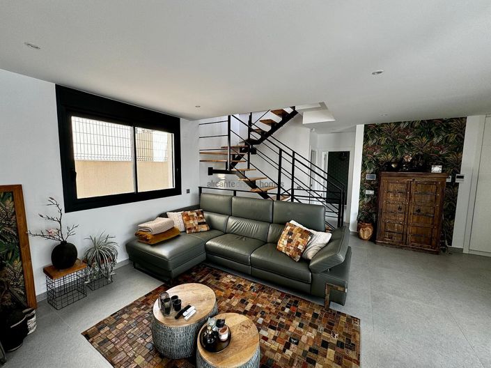 Image No.19-3 Bed Villa for sale