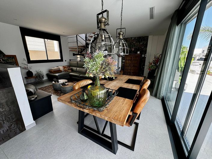 Image No.2-3 Bed Villa for sale