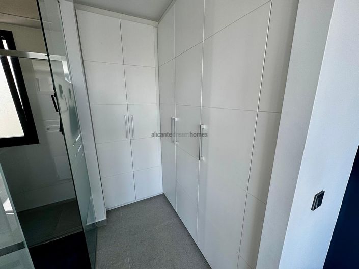 Image No.28-3 Bed Villa for sale