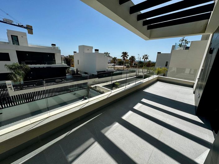 Image No.35-3 Bed Villa for sale