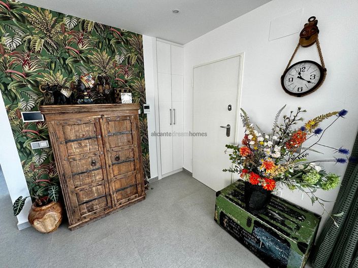 Image No.8-3 Bed Villa for sale