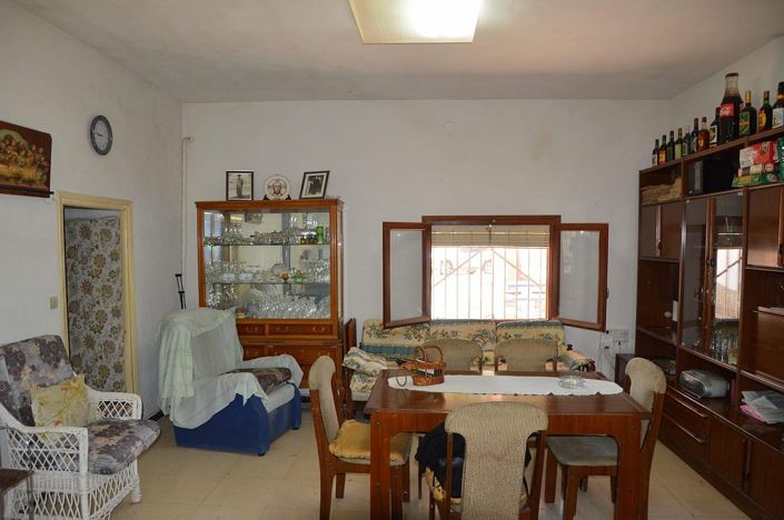Image No.19-4 Bed House for sale