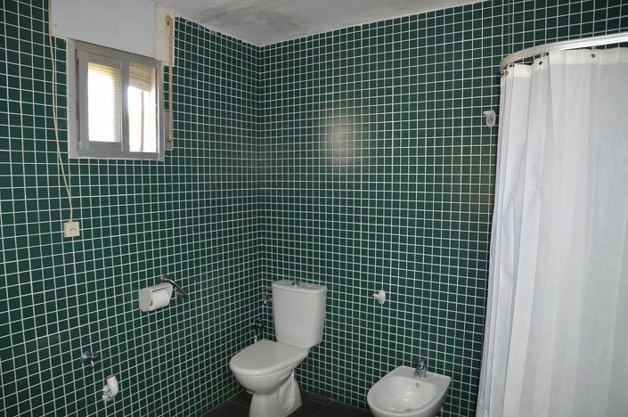 Image No.34-4 Bed House for sale