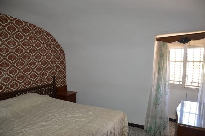 Image No.35-4 Bed House for sale