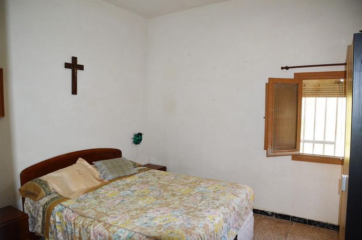 Image No.9-4 Bed House for sale